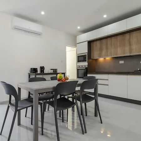 Appartamento 2 Bedroom Bright *