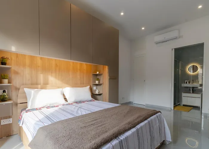 Апартаменты 2 Bedroom Bright Gudja