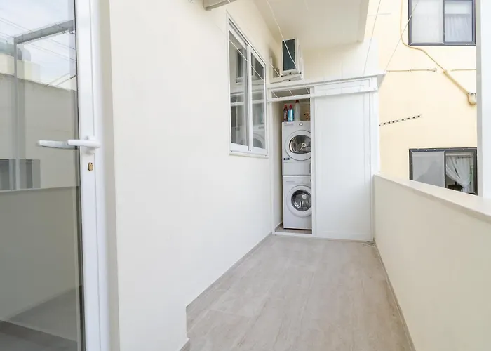 Апартаменты 2 Bedroom Bright Gudja